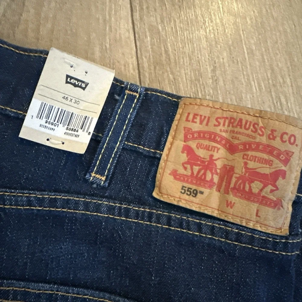 Levi's Jeans Men's Size‎ 46 X 30 Blue 559 Relaxed Straight Leg Dark Wash Cotton